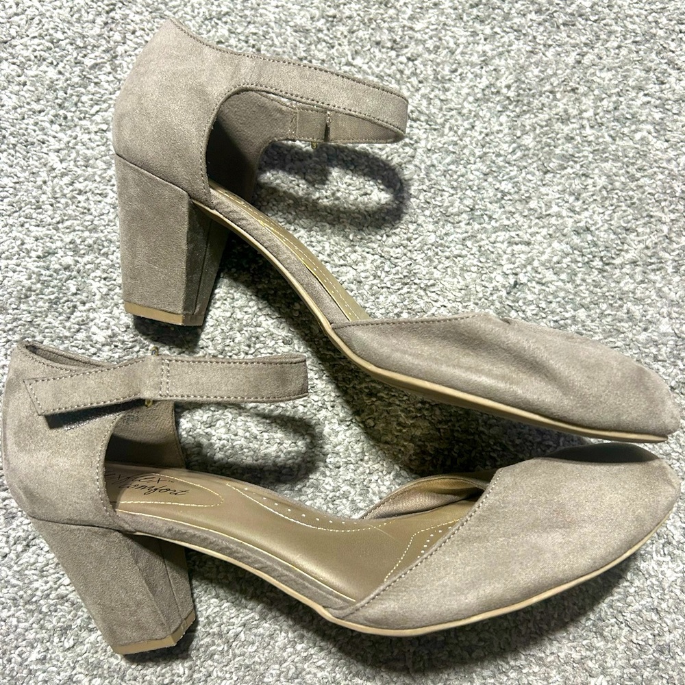 Dexflex Comfort Heels Gray Women's Size 9.5 W